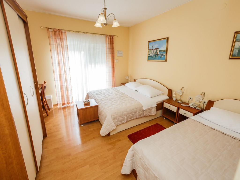 Hotel Adria Kaštela Extérieur photo